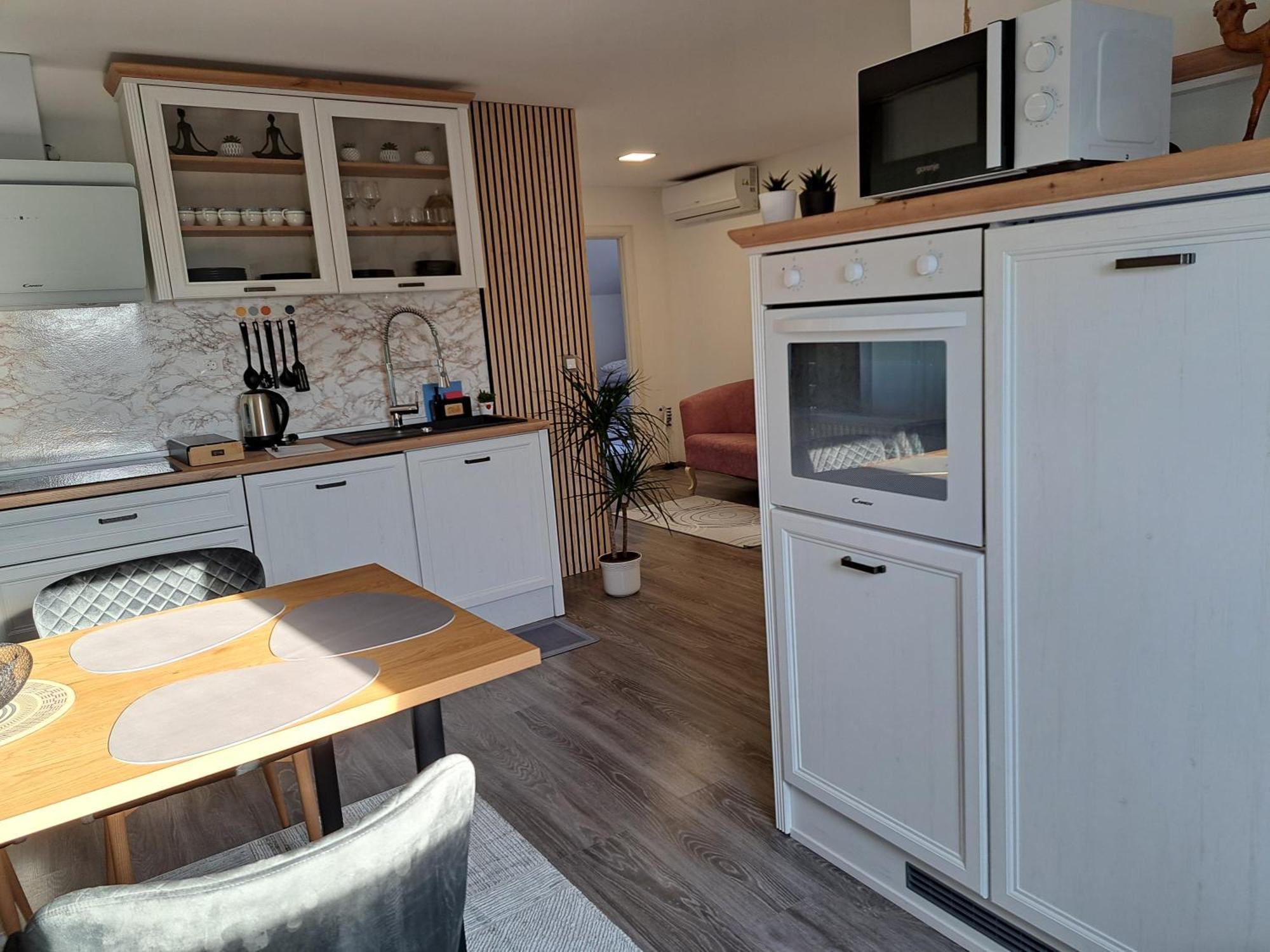 Apartmani Habibi Jalzabet ภายนอก รูปภาพ